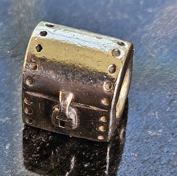 Pandora Jewelry - PANDORA Treasure Chest Charm - 790425